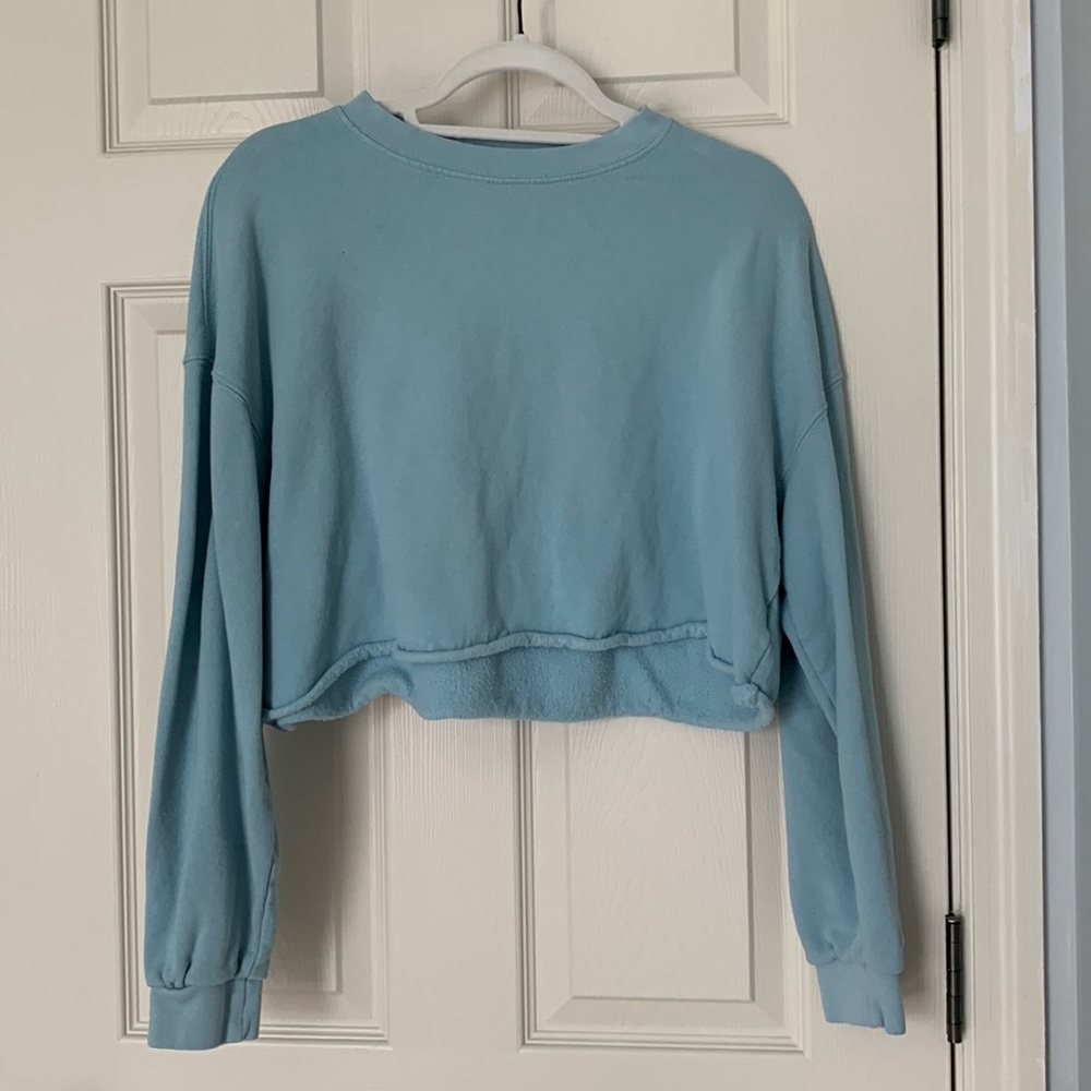 TOPSHOP Cropped Light Blue Crewneck